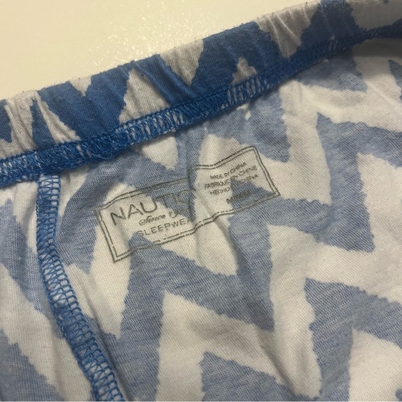 Nautica Chevron Shorts Size Medium Blue And White Drawstring Waist. - Picture 7 of 7